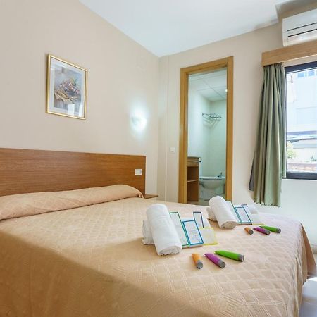 Hostal Costabella Powered By Faro Homes Fuengirola Eksteriør bilde