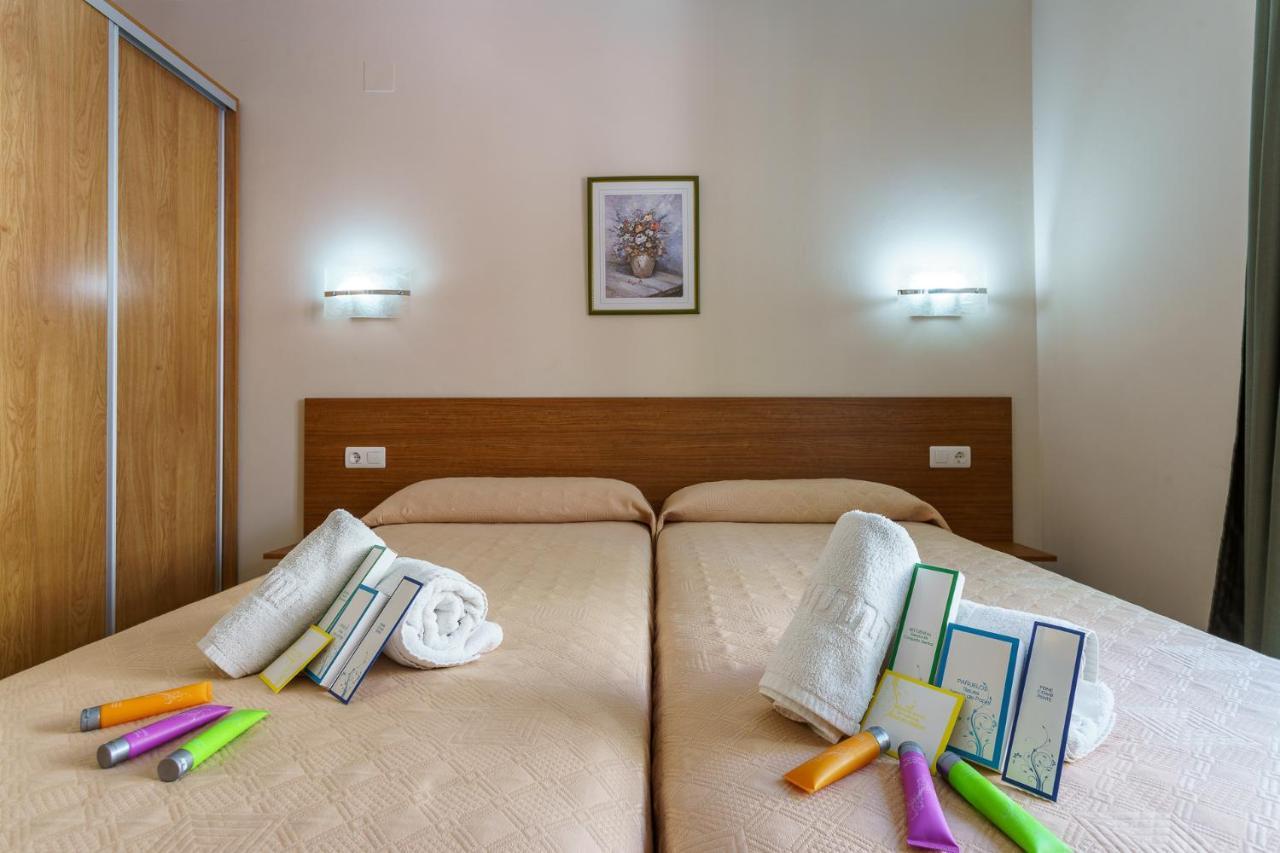 Hostal Costabella Powered By Faro Homes Fuengirola Eksteriør bilde
