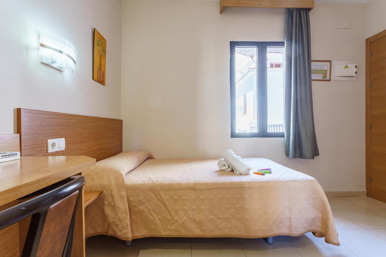 Hostal Costabella Powered By Faro Homes Fuengirola Eksteriør bilde