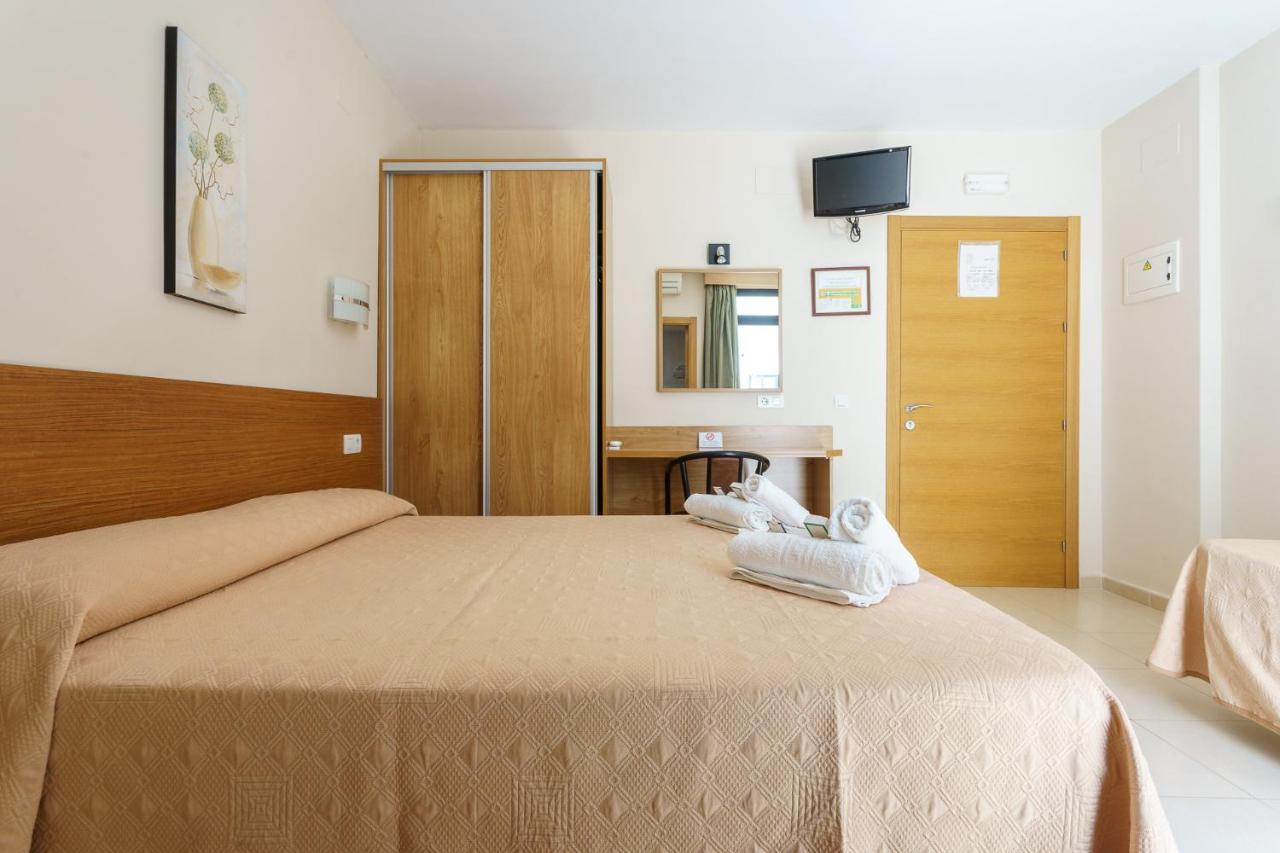 Hostal Costabella Powered By Faro Homes Fuengirola Eksteriør bilde