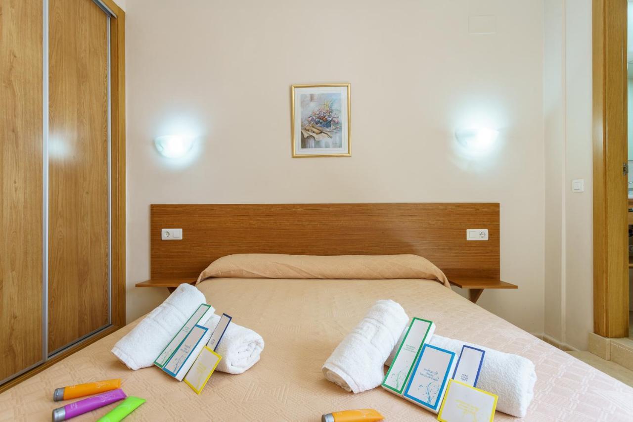 Hostal Costabella Powered By Faro Homes Fuengirola Eksteriør bilde