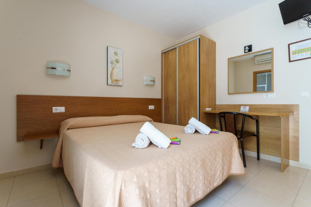 Hostal Costabella Powered By Faro Homes Fuengirola Eksteriør bilde