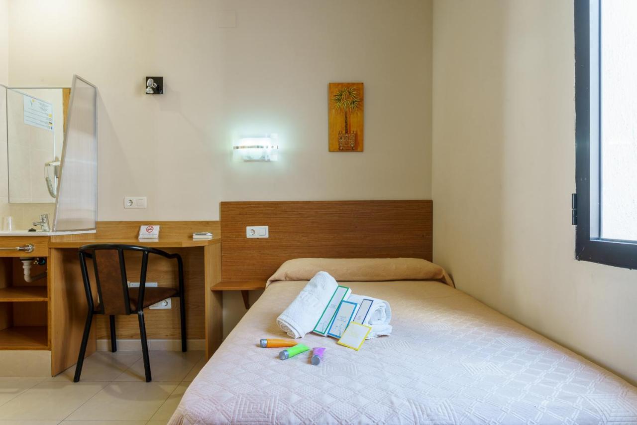 Hostal Costabella Powered By Faro Homes Fuengirola Eksteriør bilde