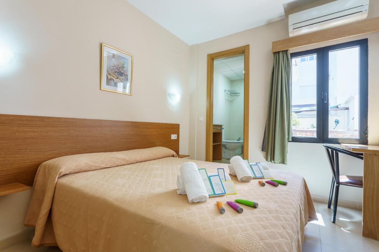 Hostal Costabella Powered By Faro Homes Fuengirola Eksteriør bilde