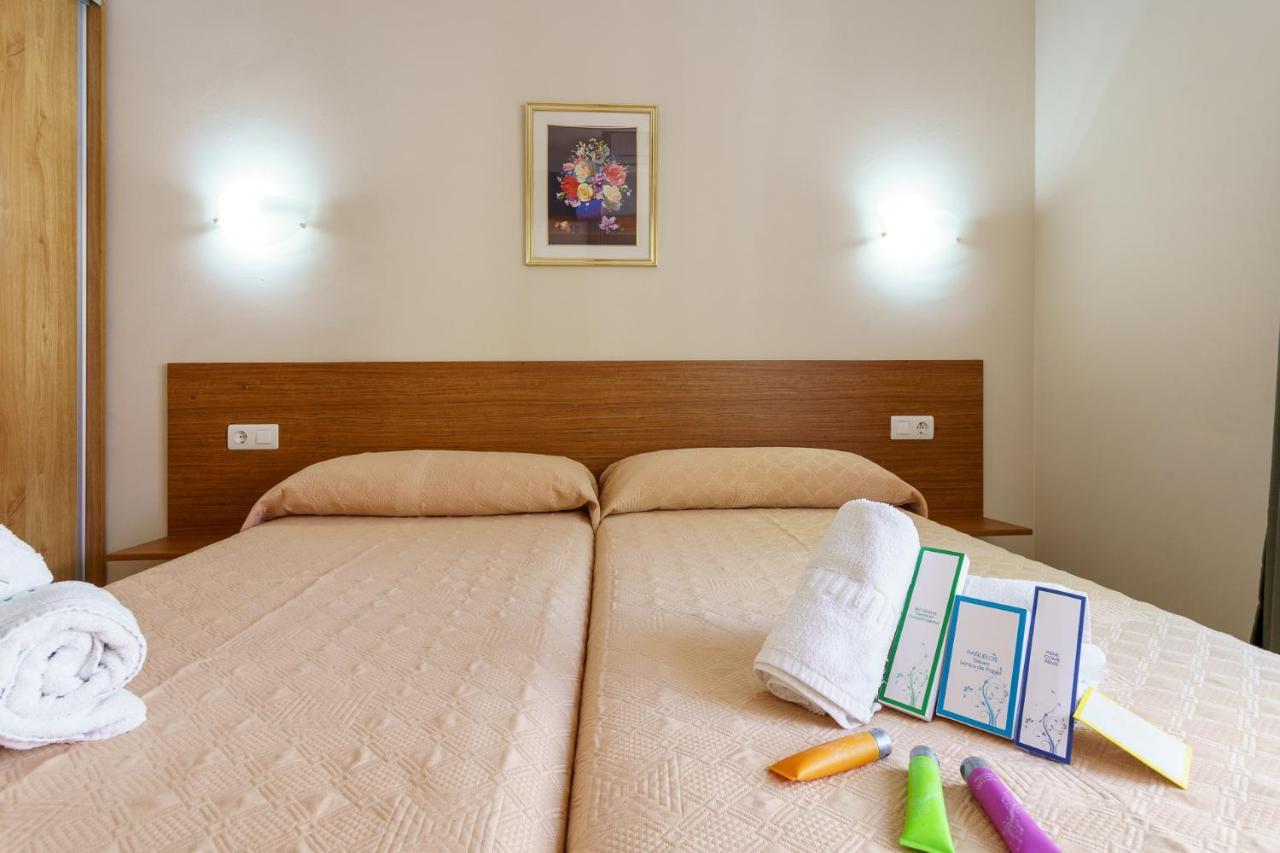 Hostal Costabella Powered By Faro Homes Fuengirola Eksteriør bilde
